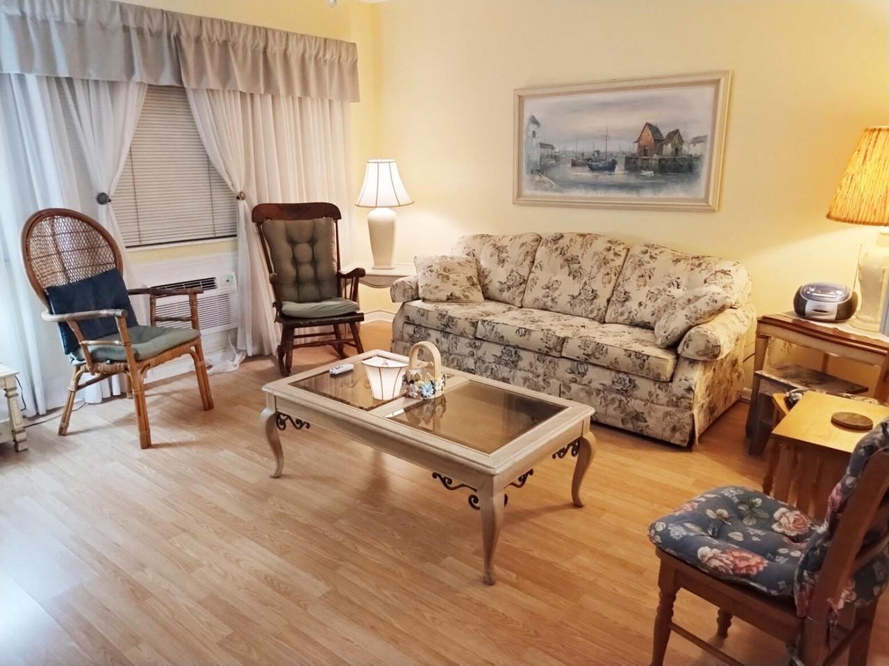 39 Harwood B - Photo 3 of 30