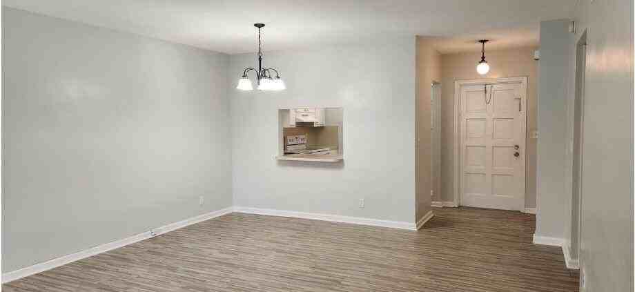 1420 Se 4th Ave Apt 2 - Photo 6 of 33