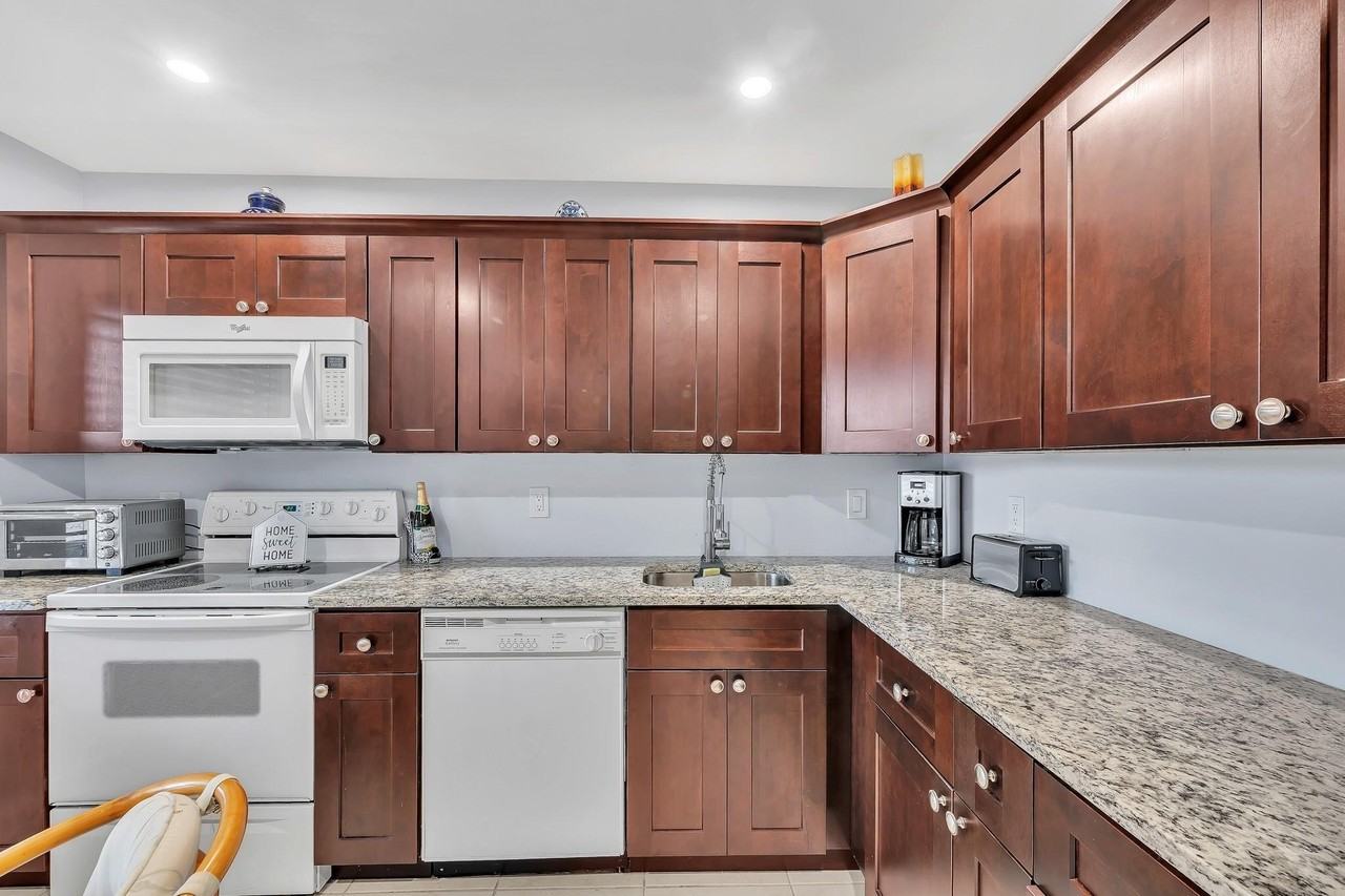 9278 Vista Del Lago Apt 31f - Photo 6 of 24