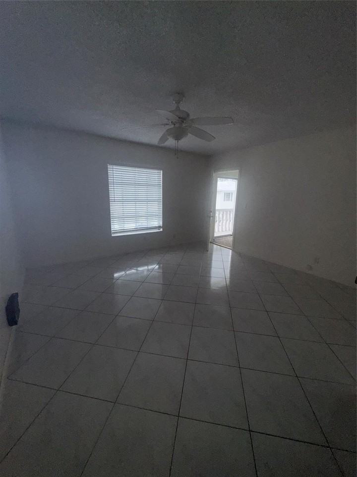 2220 Ne 68th St #1031 - Photo 4 of 12