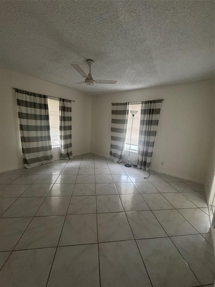 2220 Ne 68th St #1031 - Photo 7 of 12