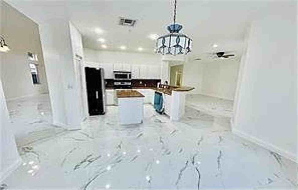 11041 Harbour Springs Cir - Photo 5 of 15