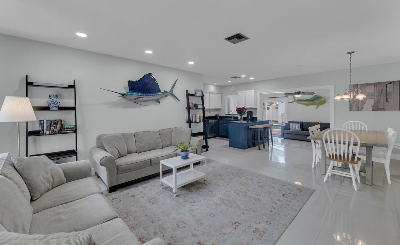 348 Se 18th Ave - Photo 7 of 50