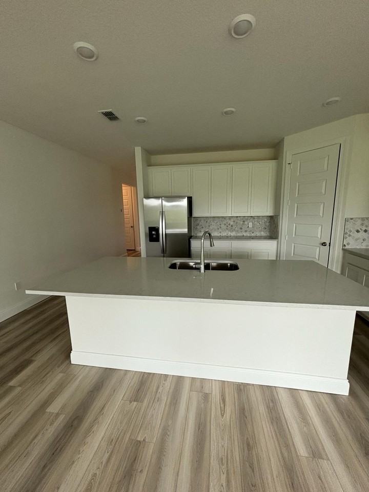 8666 Dahlia Cir - Photo 6 of 12