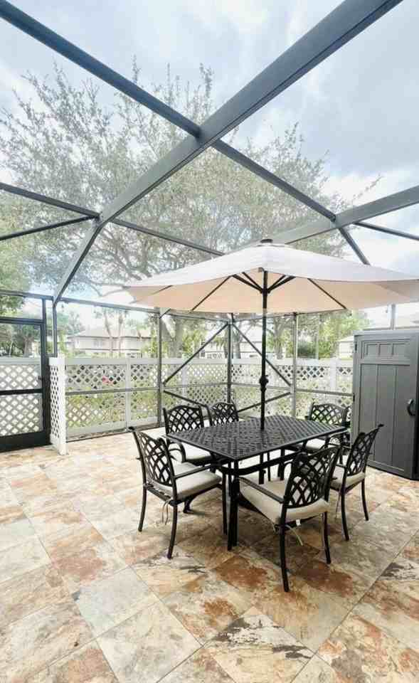 40 Essex Ct Apt C - Photo 3 of 18