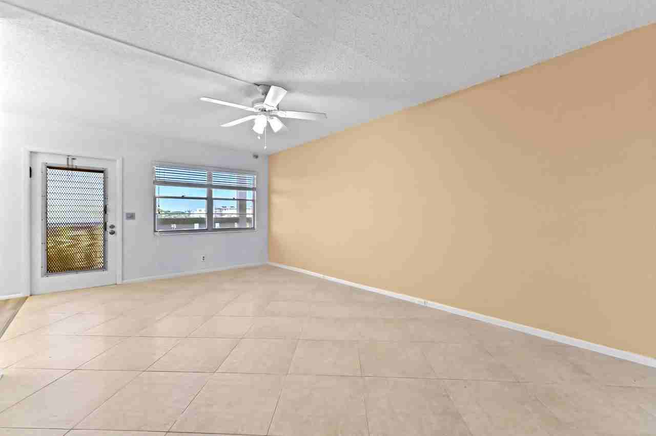 3046 Newcastle C - Photo 5 of 25