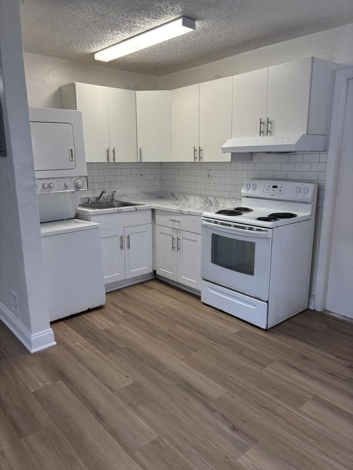 2632 Nw 18th Ter Unit 2638 - Photo 2 of 20