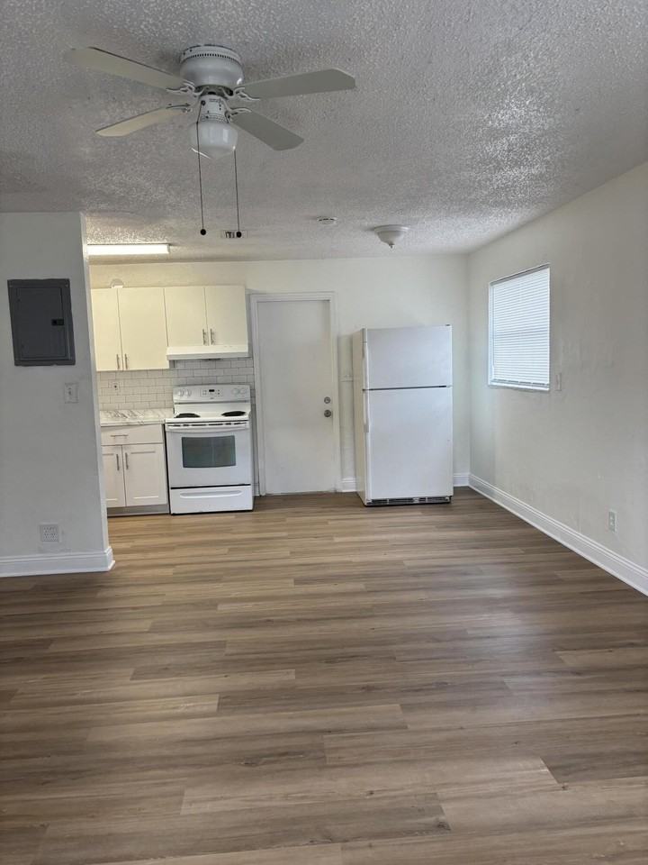 2632 Nw 18th Ter Unit 2638 - Photo 3 of 20