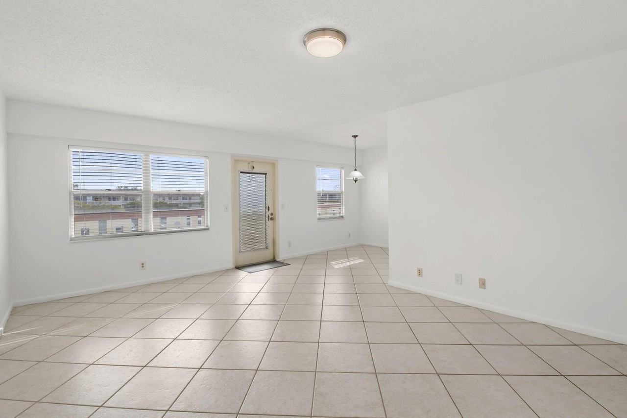 124 Preston C - Photo 6 of 38