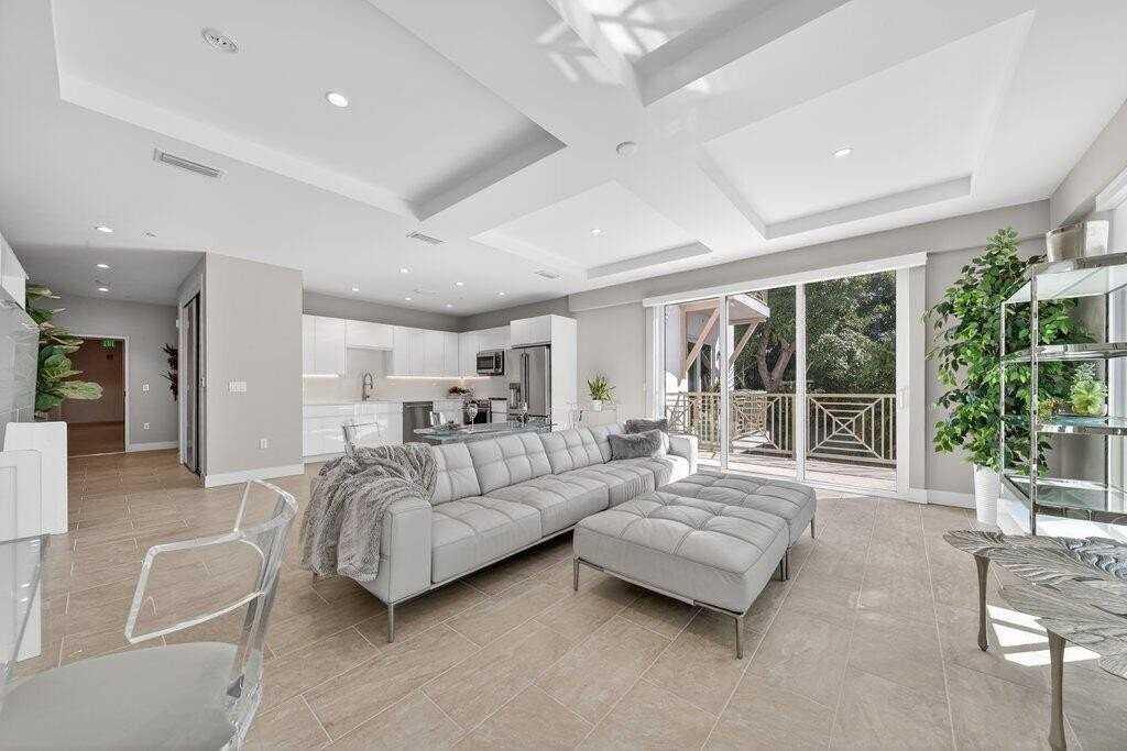 41 Sw Seminole St Unit 209 - Photo 3 of 25