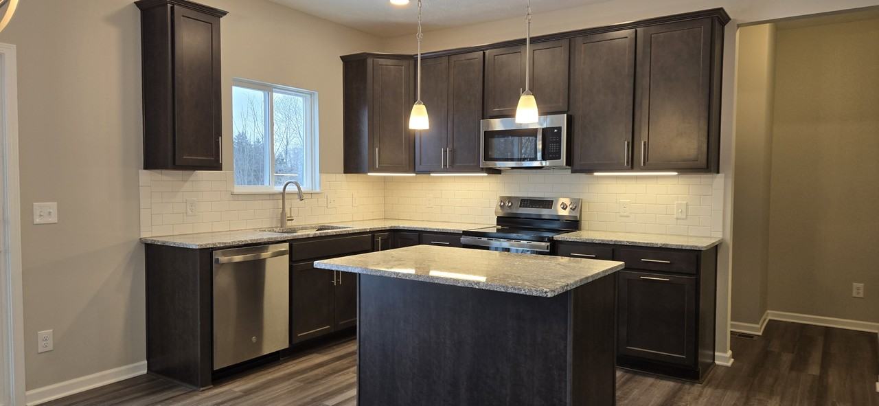 3374 Buckeye Trl #3374 - Photo 2 of 21