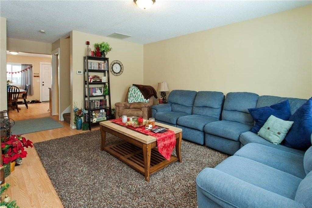 831 Weeks Ave Se - Photo 3 of 13