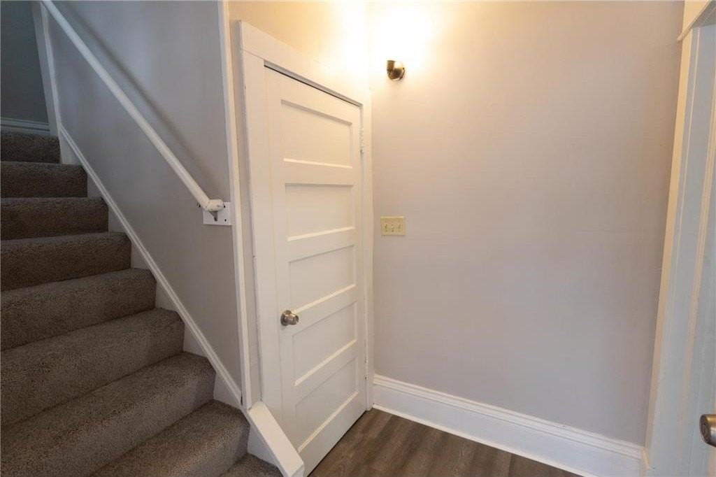 678 Hawthorne Ave E - Photo 2 of 16