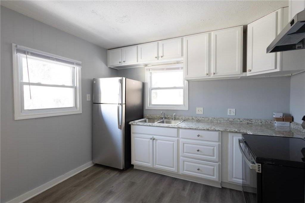 1168 Lane Pl - Photo 2 of 18