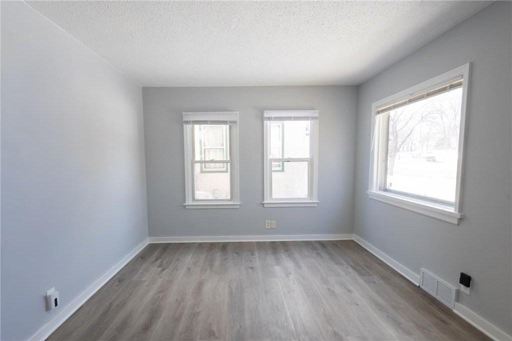 1168 Lane Pl - Photo 5 of 18