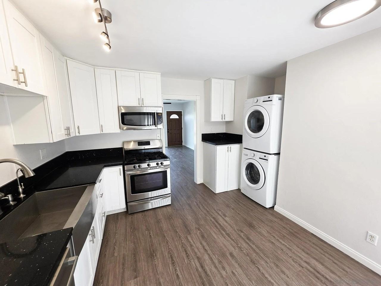 4907 Iroquois Ave - Photo 5 of 17