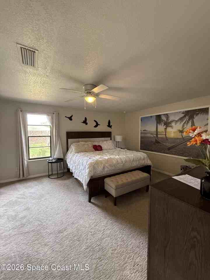 1833 Oakwood Trl - Photo 2 of 10