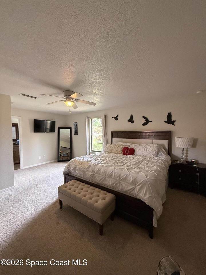 1833 Oakwood Trl - Photo 3 of 10