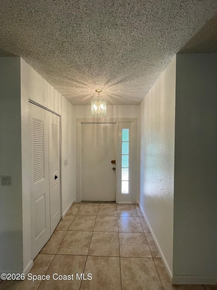 997 Mariposa Dr Ne - Photo 2 of 17