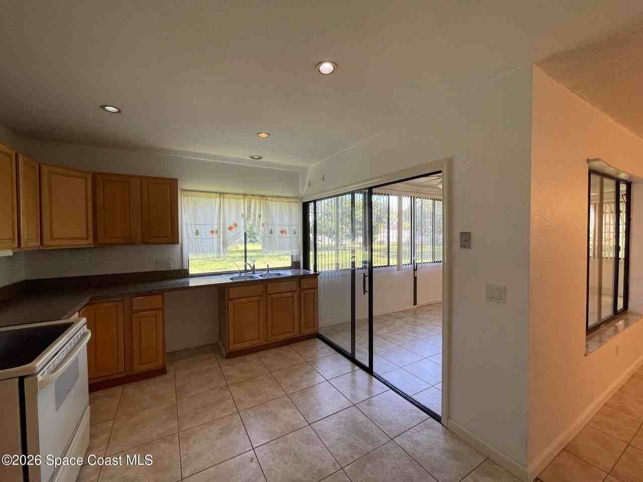 997 Mariposa Dr Ne - Photo 7 of 17