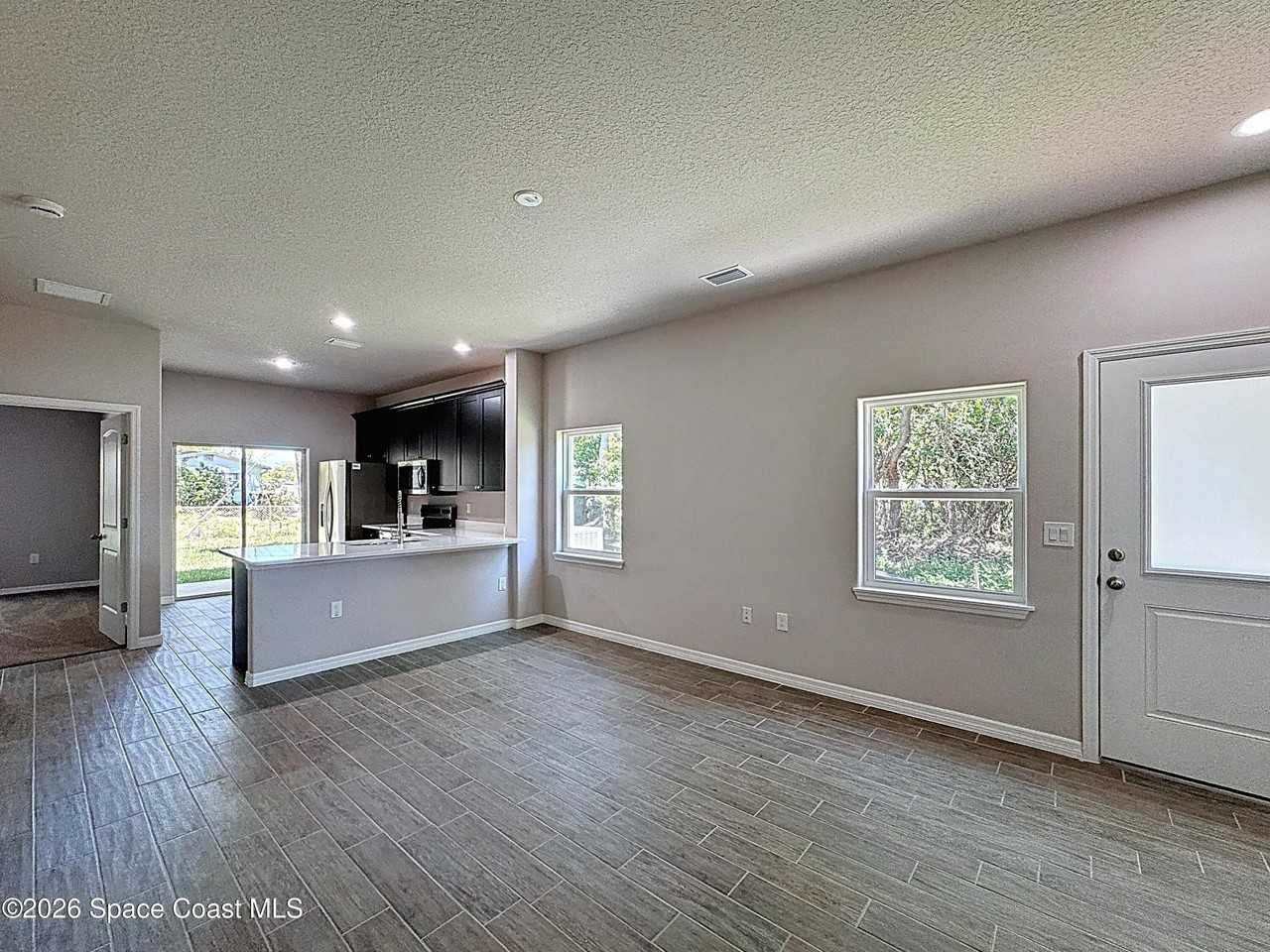 518 L M Davey Ln - Photo 2 of 24