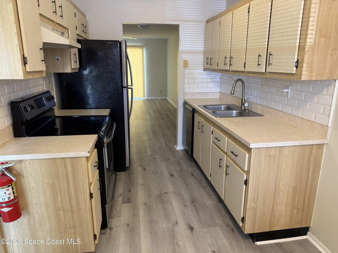 850 Dow Ln - Photo 3 of 41