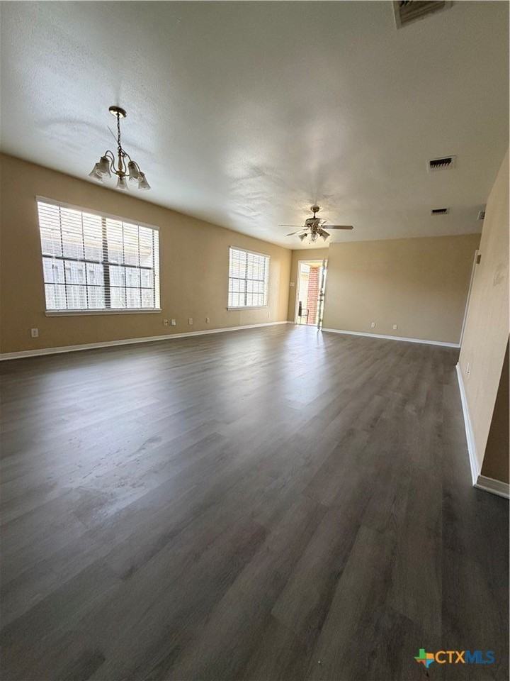 113 Stonewood Pl - Photo 4 of 10