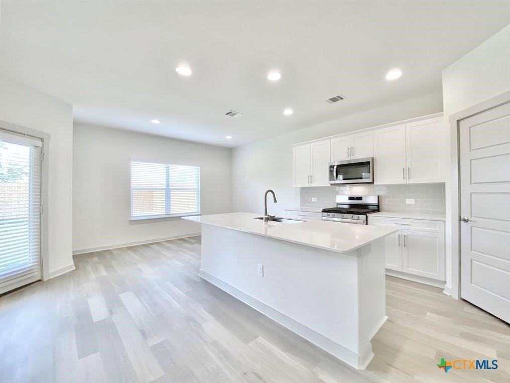 1005 Winnsboro Loop - Photo 5 of 37