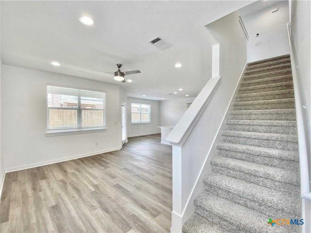 1861 Bonham Ln - Photo 6 of 32