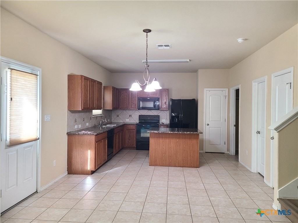 3311 Rusack Dr - Photo 4 of 27