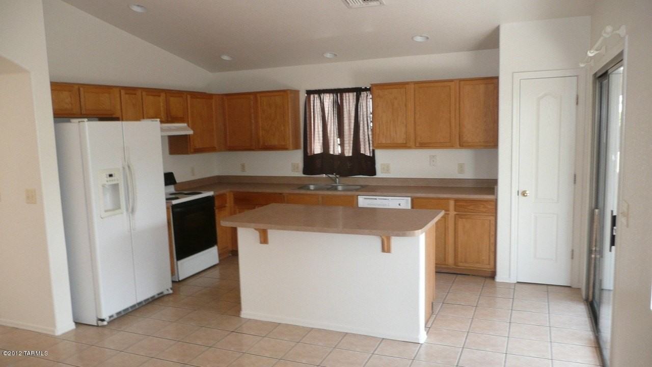 873 W Clear River St - Photo 3 of 8