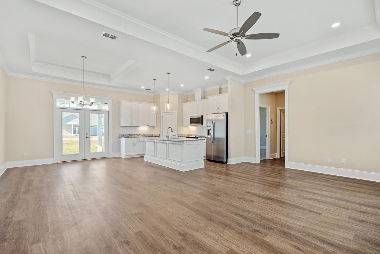 64 Shelby Dr - Photo 3 of 34