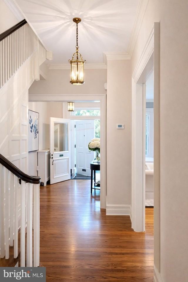 2127 Leroy Pl Nw - Photo 3 of 46