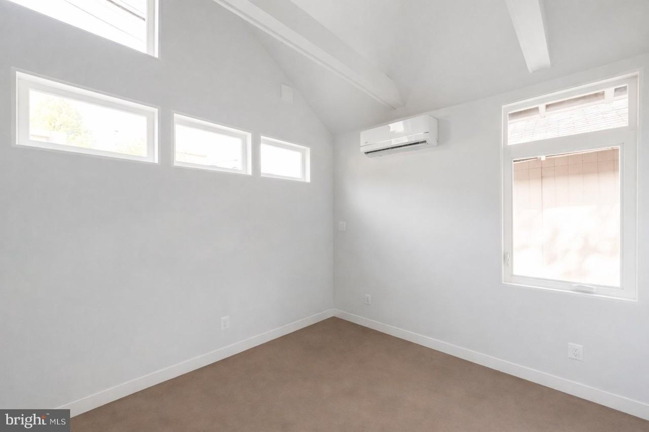 1209 Gallatin St Nw Unit 2 - Photo 6 of 7