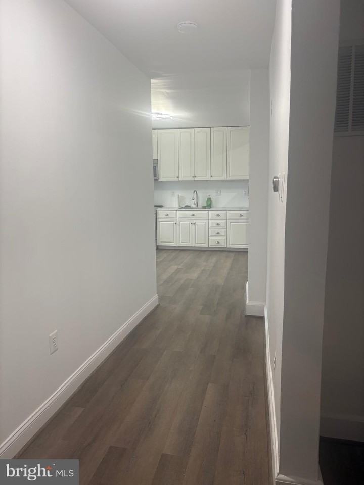 225 Missouri Ave Nw - Photo 6 of 33