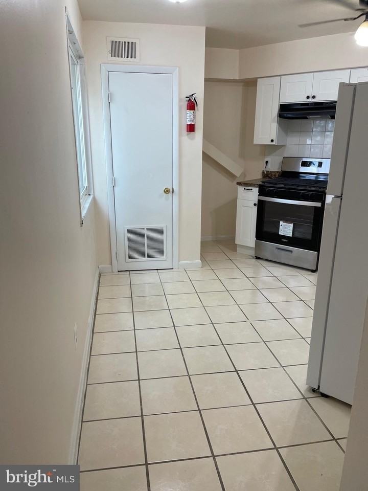 500 17th St Ne Apt 6 - Photo 4 of 17