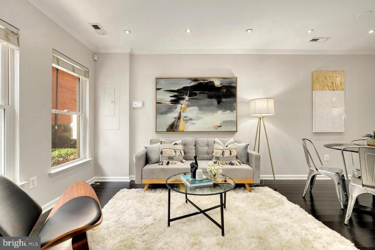 924 4th St Se - Photo 2 of 23