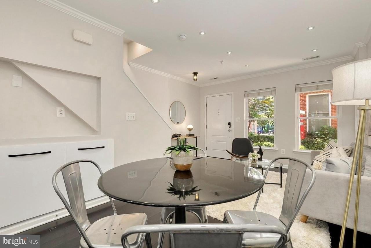 924 4th St Se - Photo 7 of 23