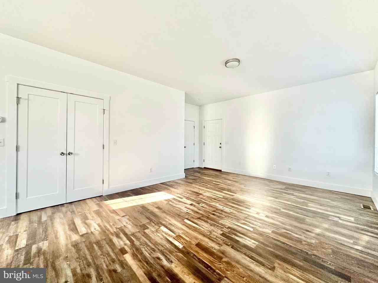 350 N Main St - Photo 4 of 14