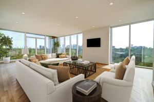 featured image of 121 N Post Oak Ln #706