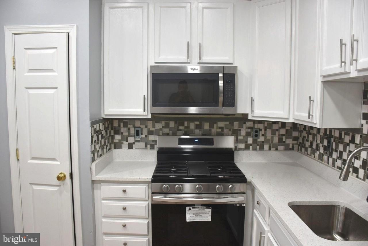 1721 Barnett Ct - Photo 4 of 23