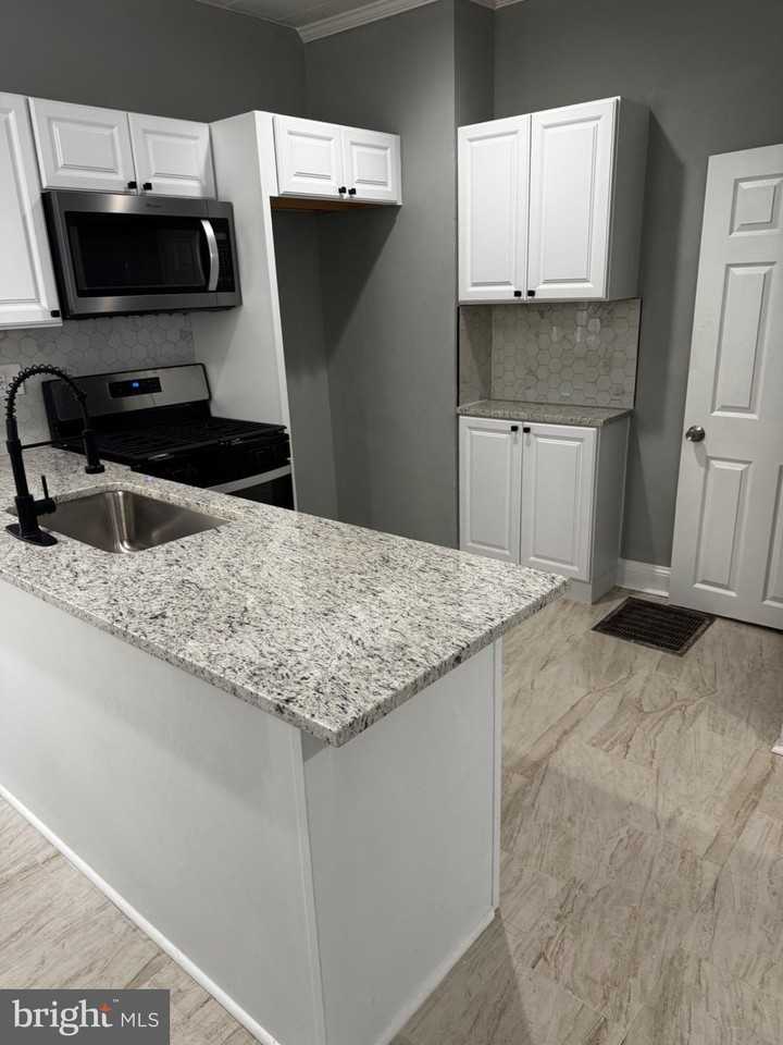 2619 E Fayette St - Photo 5 of 13