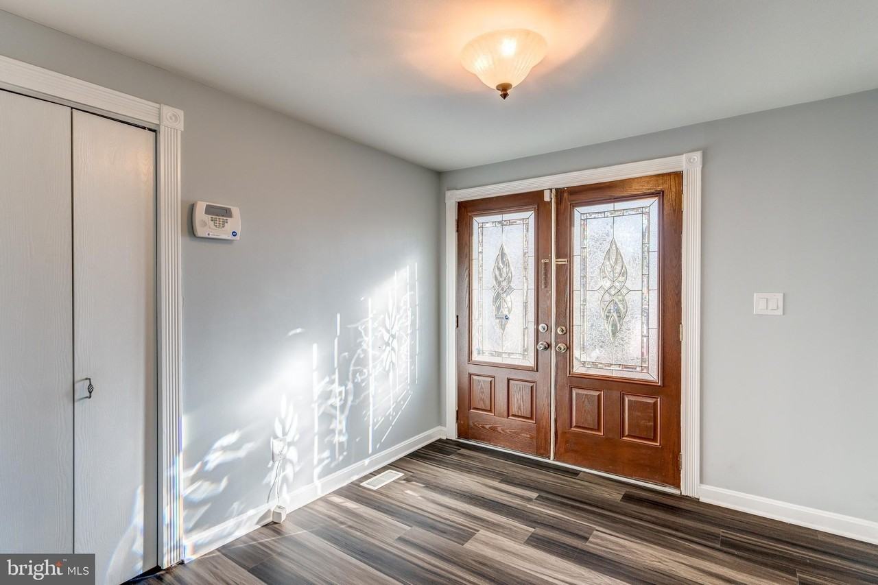 12121 Catalina Dr - Photo 3 of 40