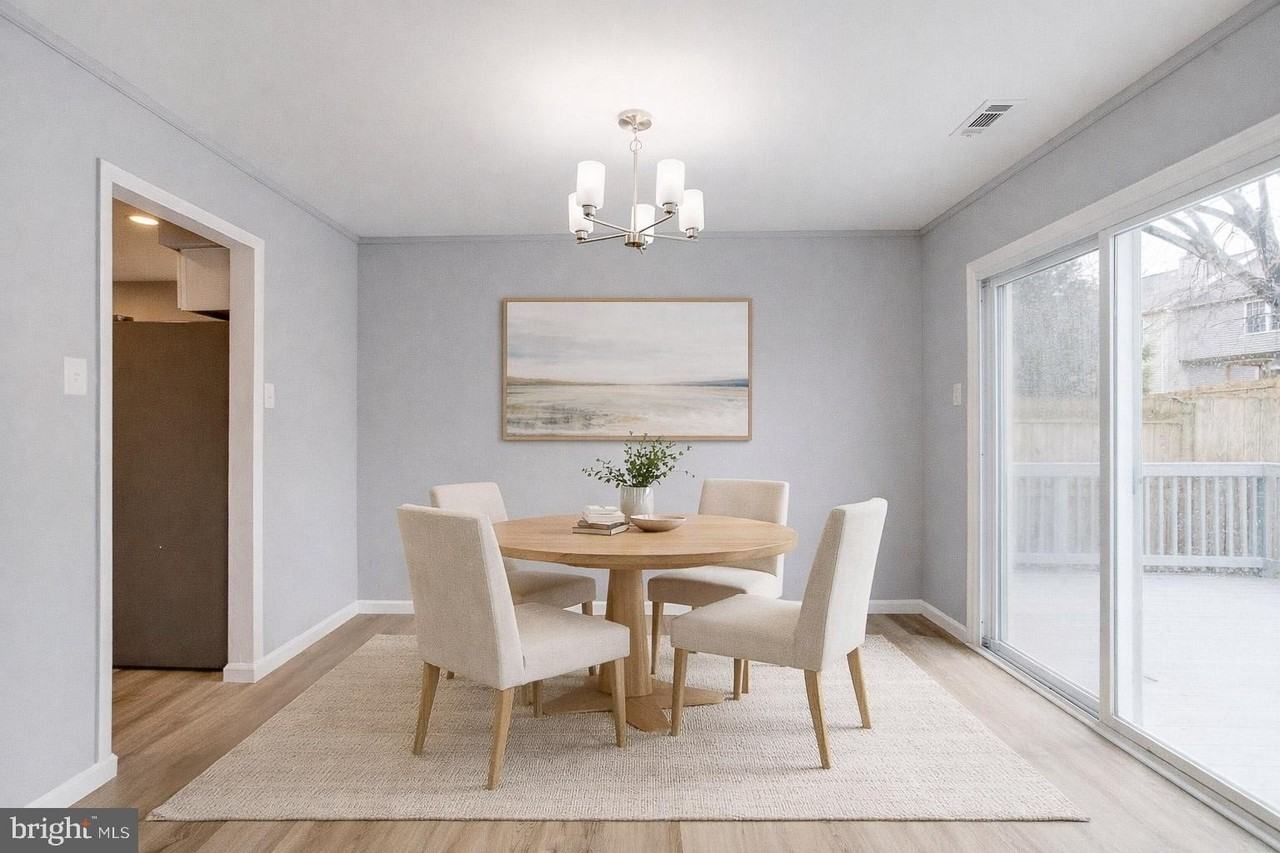 2911 Byron Ct - Photo 5 of 50