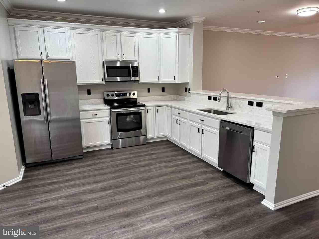 6132 White Marble Ct - Photo 5 of 32