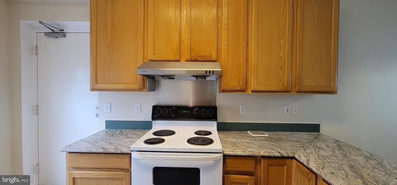 356 Main St Apt 300 - Photo 5 of 23