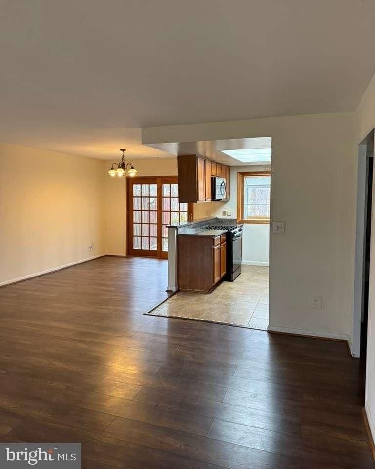 2850 Aquarius Ave - Photo 3 of 12