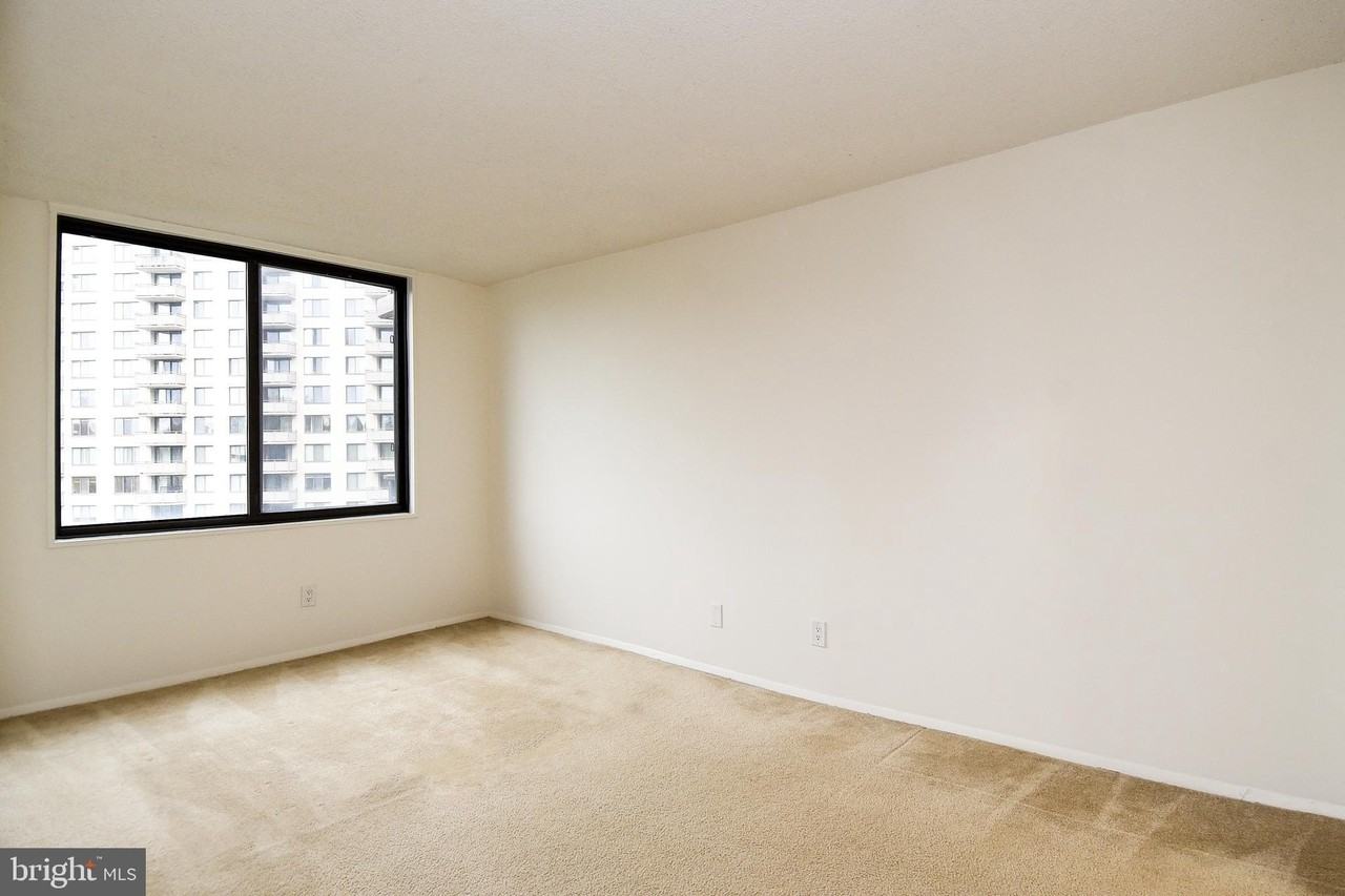 5225 Pooks Hill Rd Apt 1003s - Photo 4 of 30