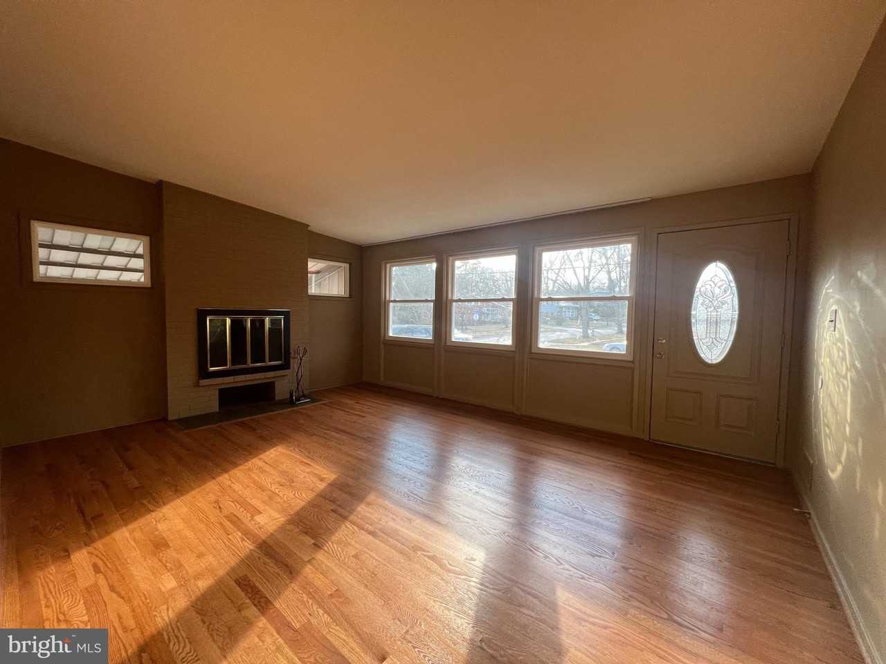 609 Marcia Ln - Photo 2 of 32