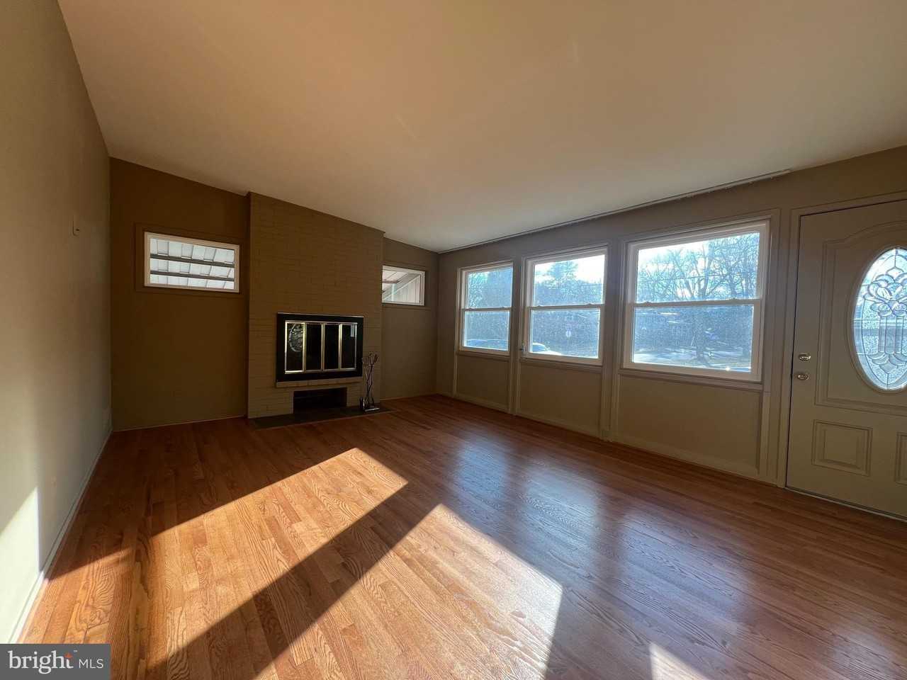 609 Marcia Ln - Photo 4 of 32